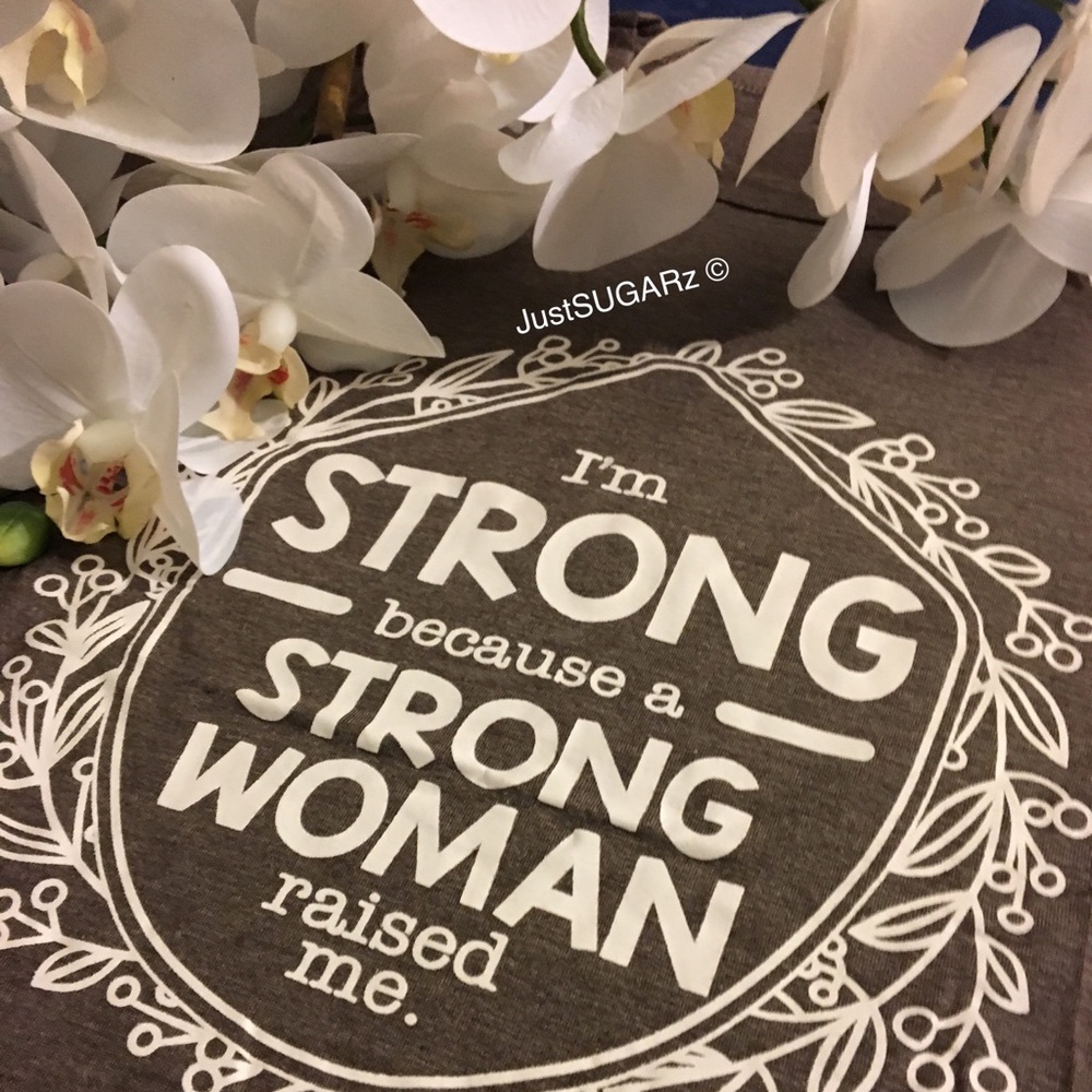 🎉HOST PICK🎉"I'm strong..." size medium M LAST ONE!!! - Picture 1 of 6