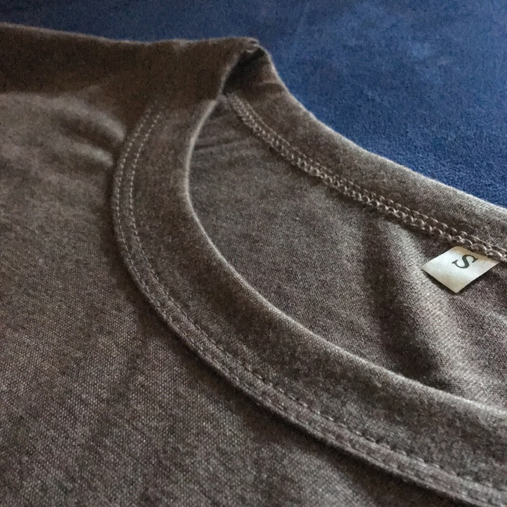 🎉HOST PICK🎉"I'm strong..." size medium M LAST ONE!!! - Picture 5 of 6