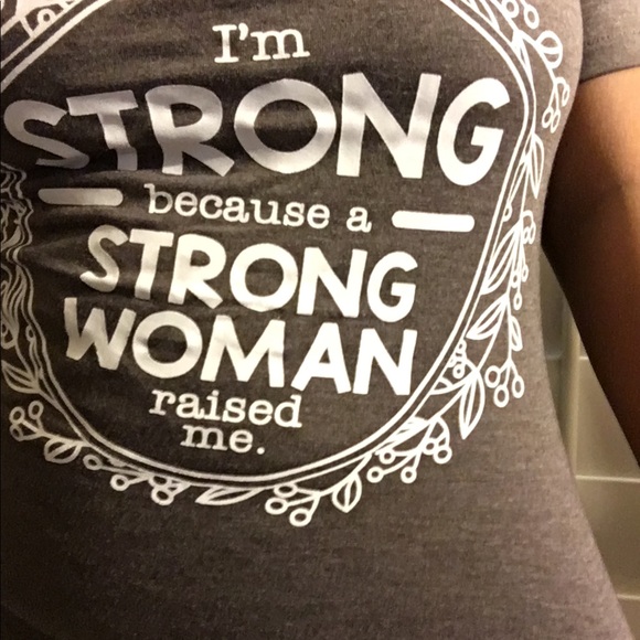 🎉HOST PICK🎉"I'm strong..." size medium M LAST ONE!!! - Picture 4 of 6