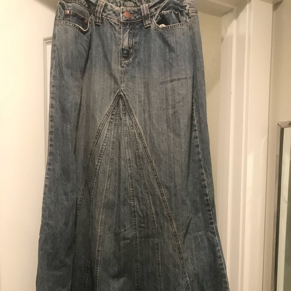 Monroe and Main denim skirt