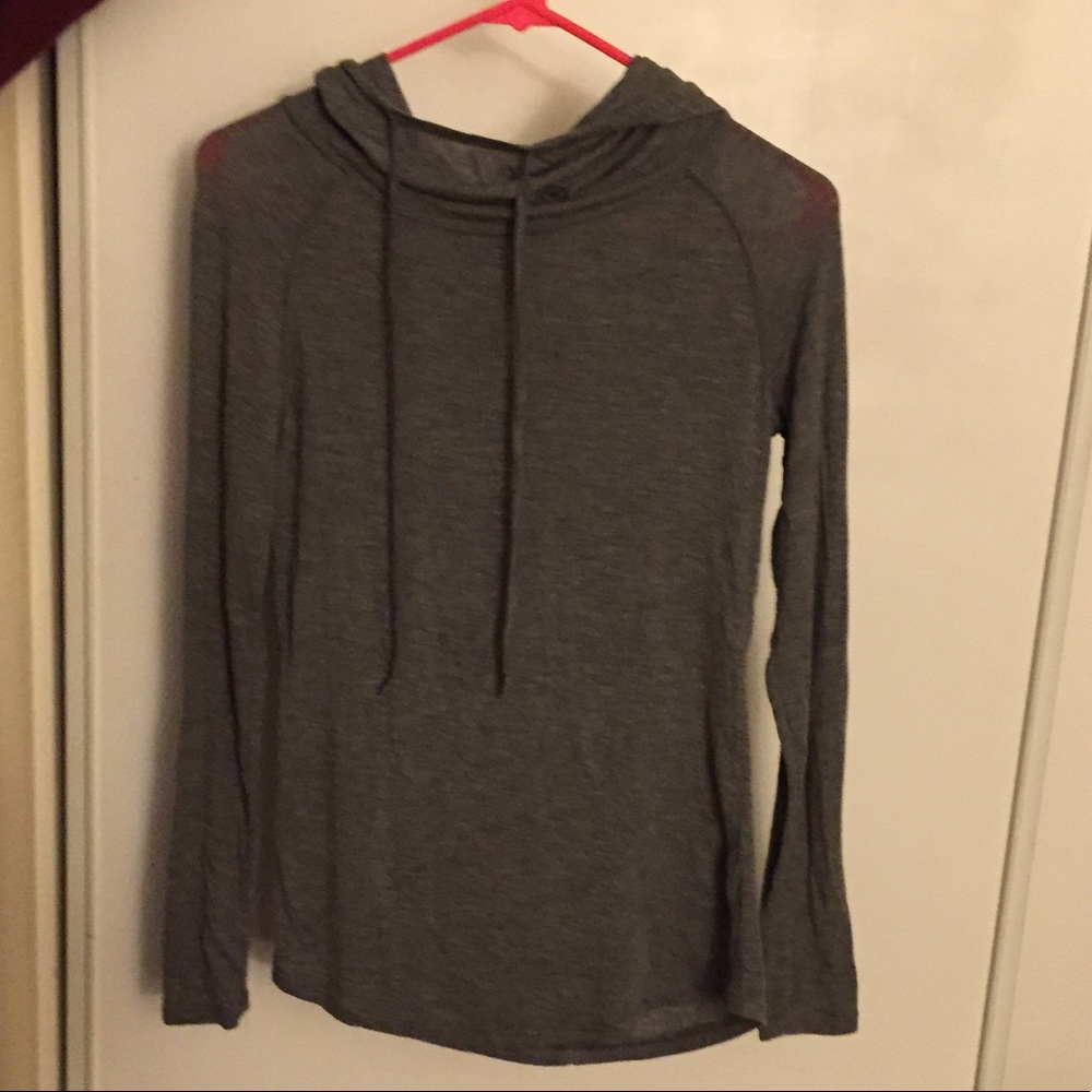 Cowl neck along sleeve shirt