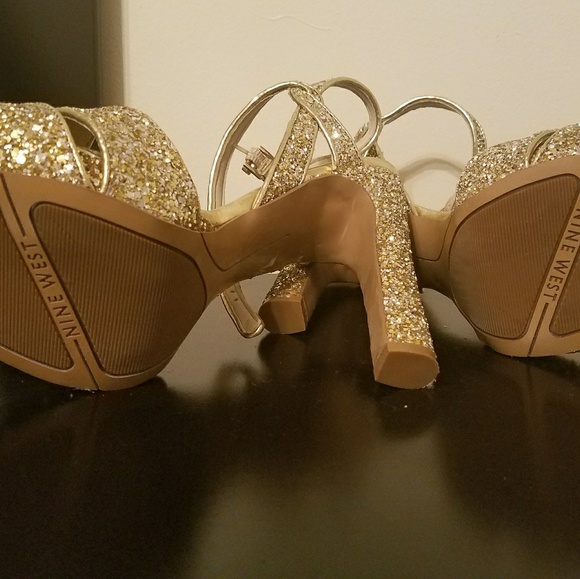 New Nine West, silver and gold heels - Picture 2 of 3