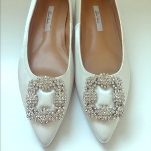 Gorgeous metallic silver flats