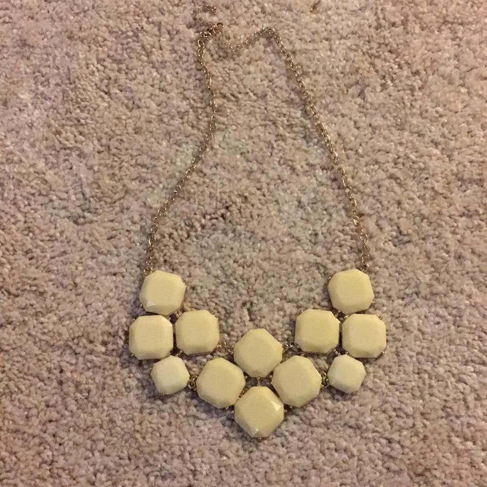 Ivory and gold necklace - Picture 1 of 3
