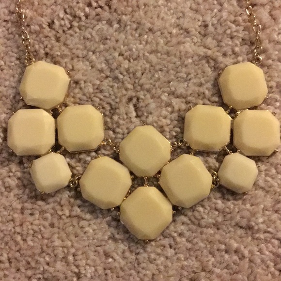 Ivory and gold necklace - Picture 2 of 3