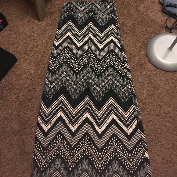 Black and cream maxi skirt - Picture 1 of 2