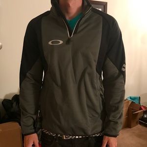 Black & Grey Oakley Pullover