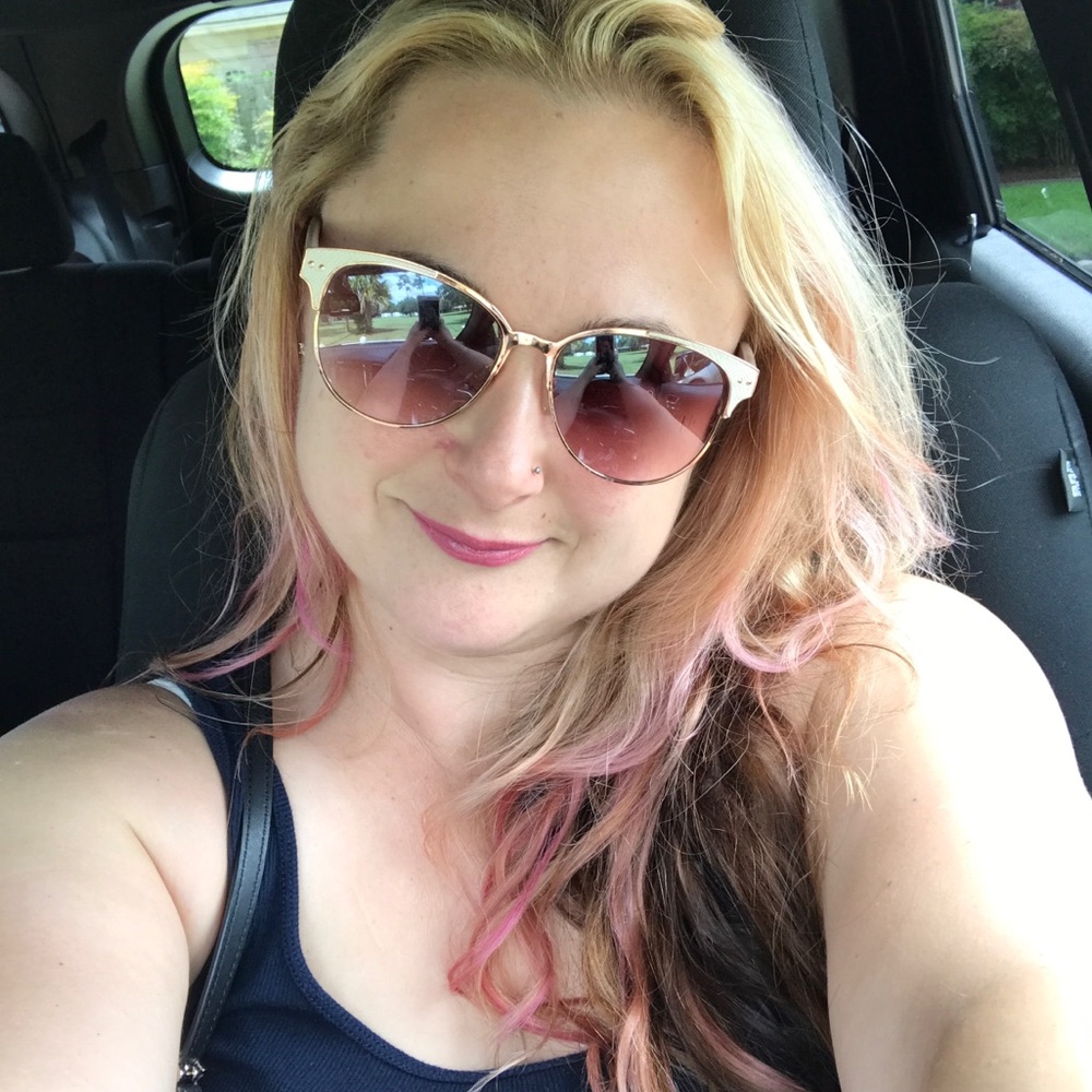 Meet your Posher, Allecia