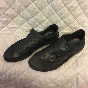 arche. 8.5 black suede/smooth leather. Slip on