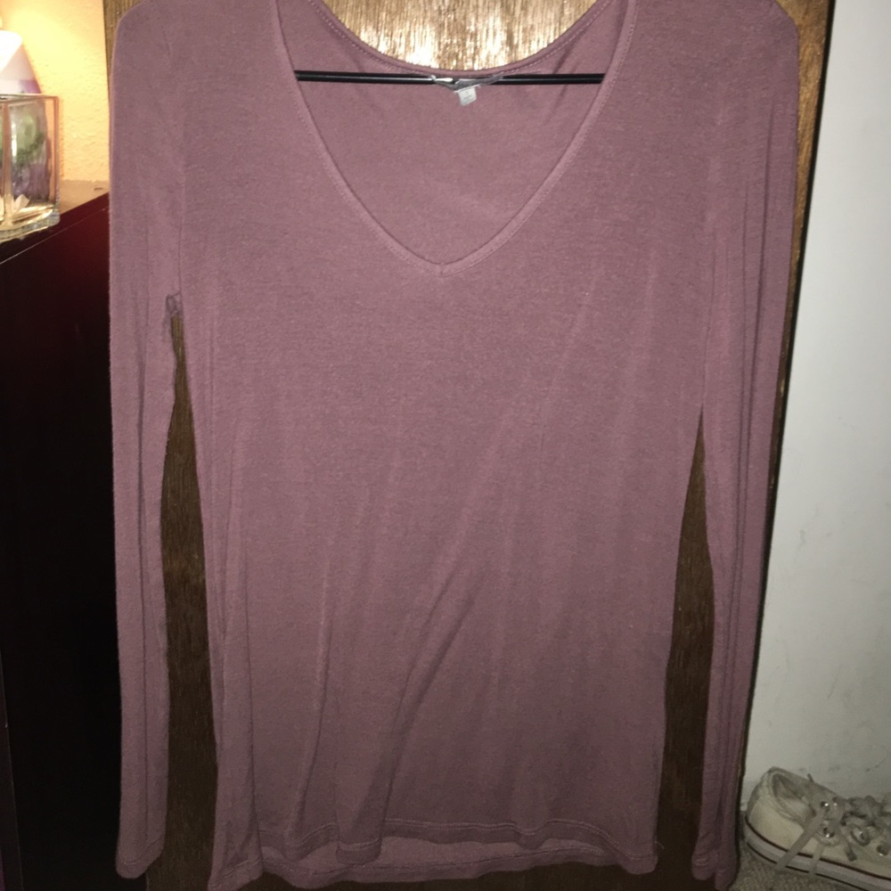 Amethyst v neck long sleeve