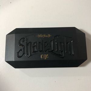 Kat Von D Shade + Light Plum Eyeshadow Palette