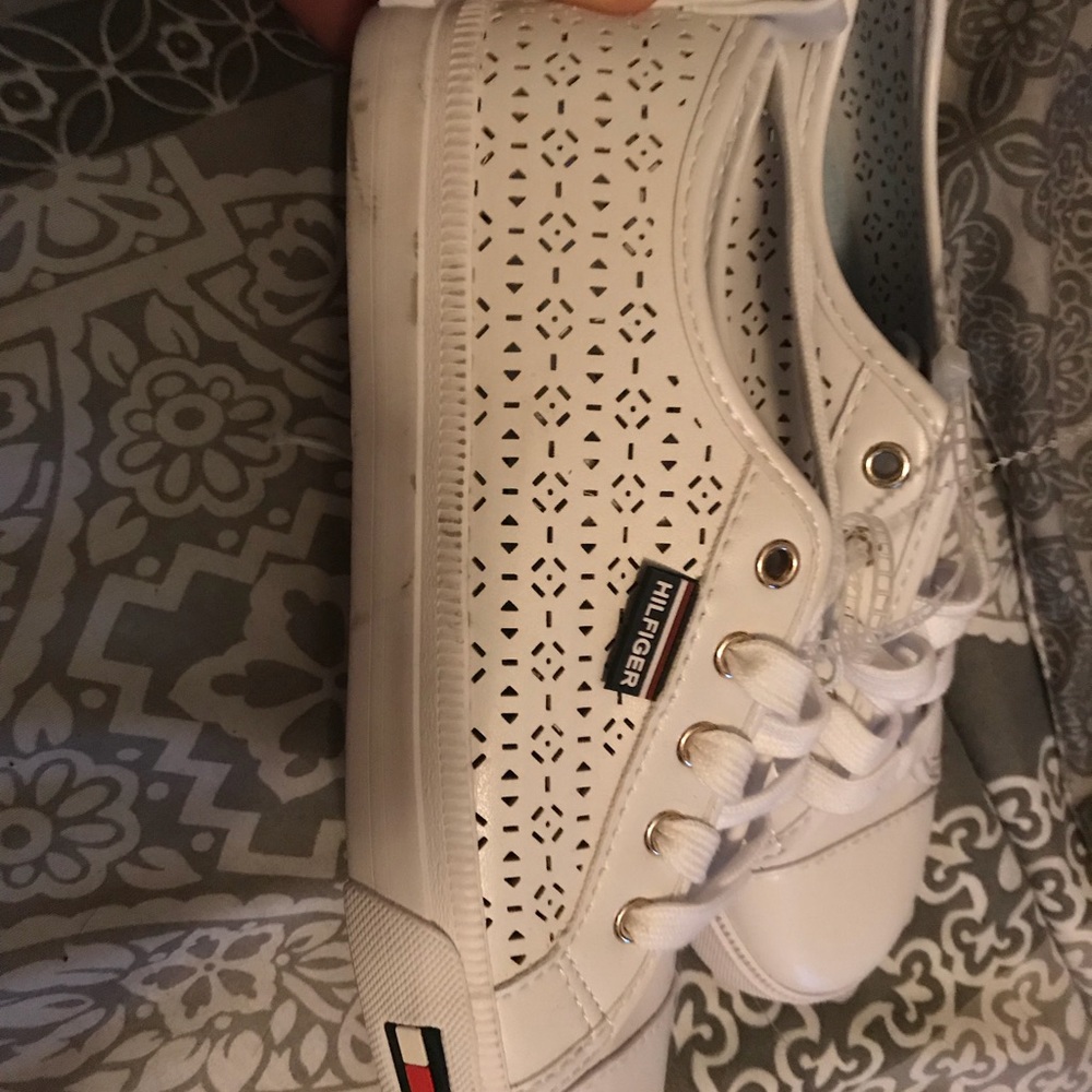 Tommy Hilfiger tennis shoes