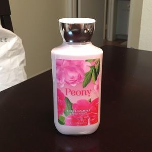 Bath & Body Works Peony body lotion