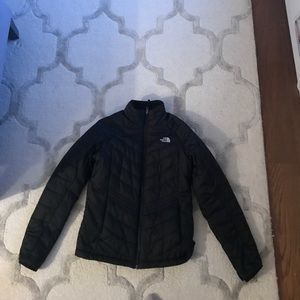 EUC north face jacket. Size Medium