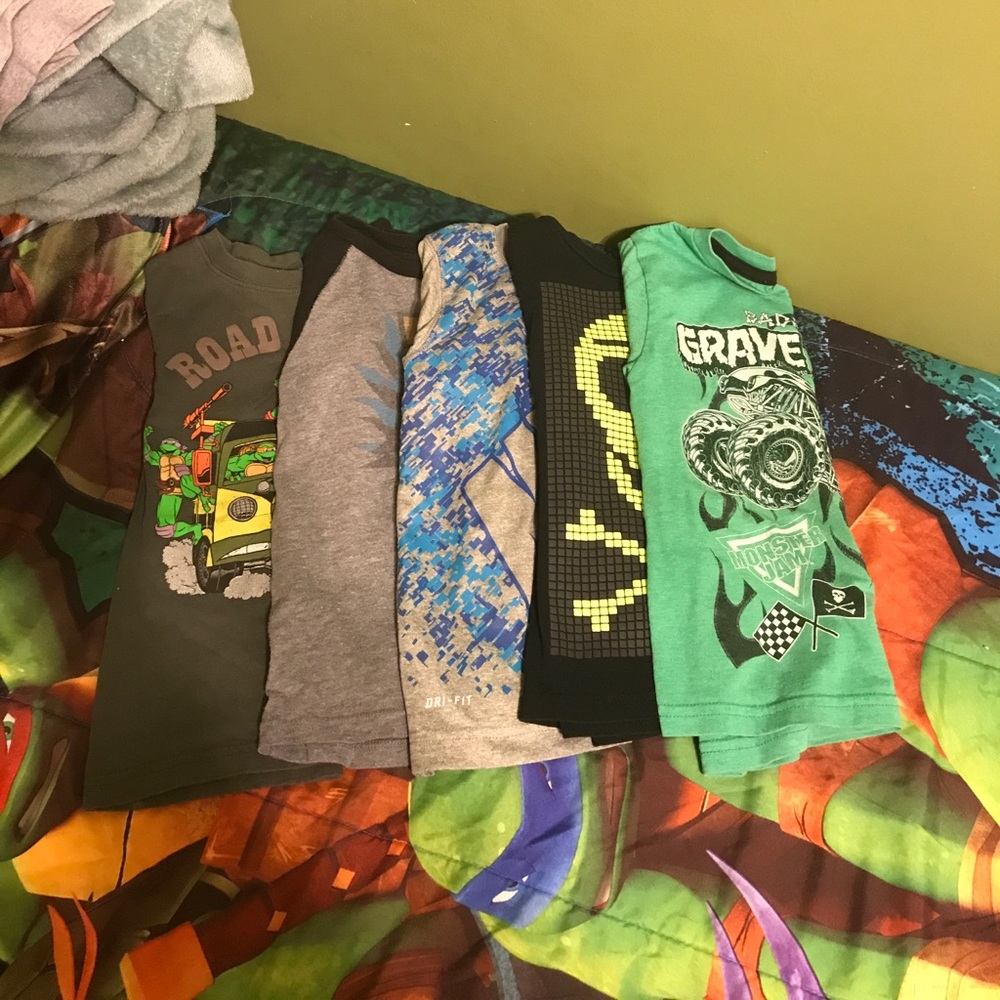 5 Short sleeve T-shirts