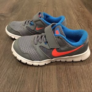 Toddler Nike Flex shoes