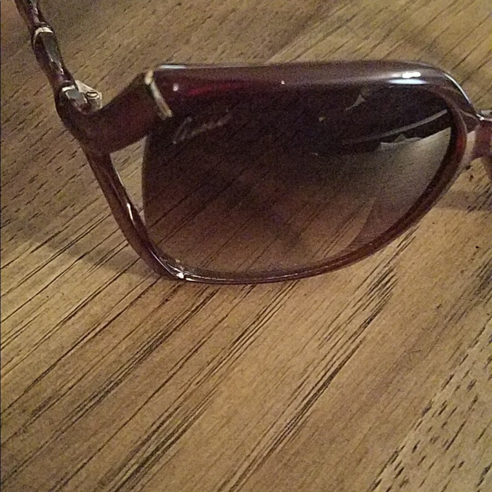 Bamboo Gucci glasses, brown in color!