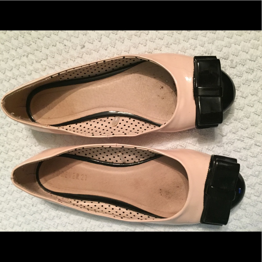Pink flats with black bows - Picture 1 of 5