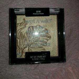 Wet n Wild Mega Glo Highlighting Powder
