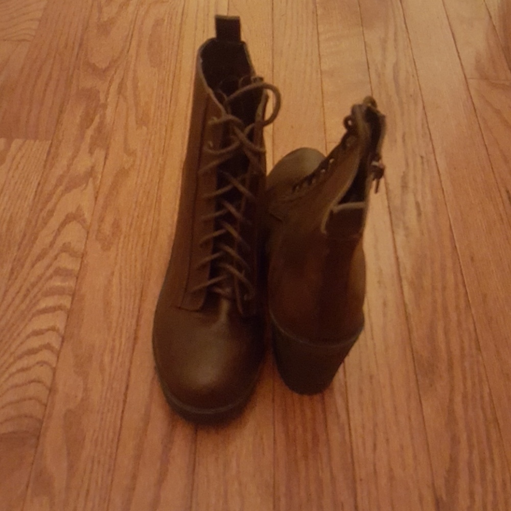 Brown bootie