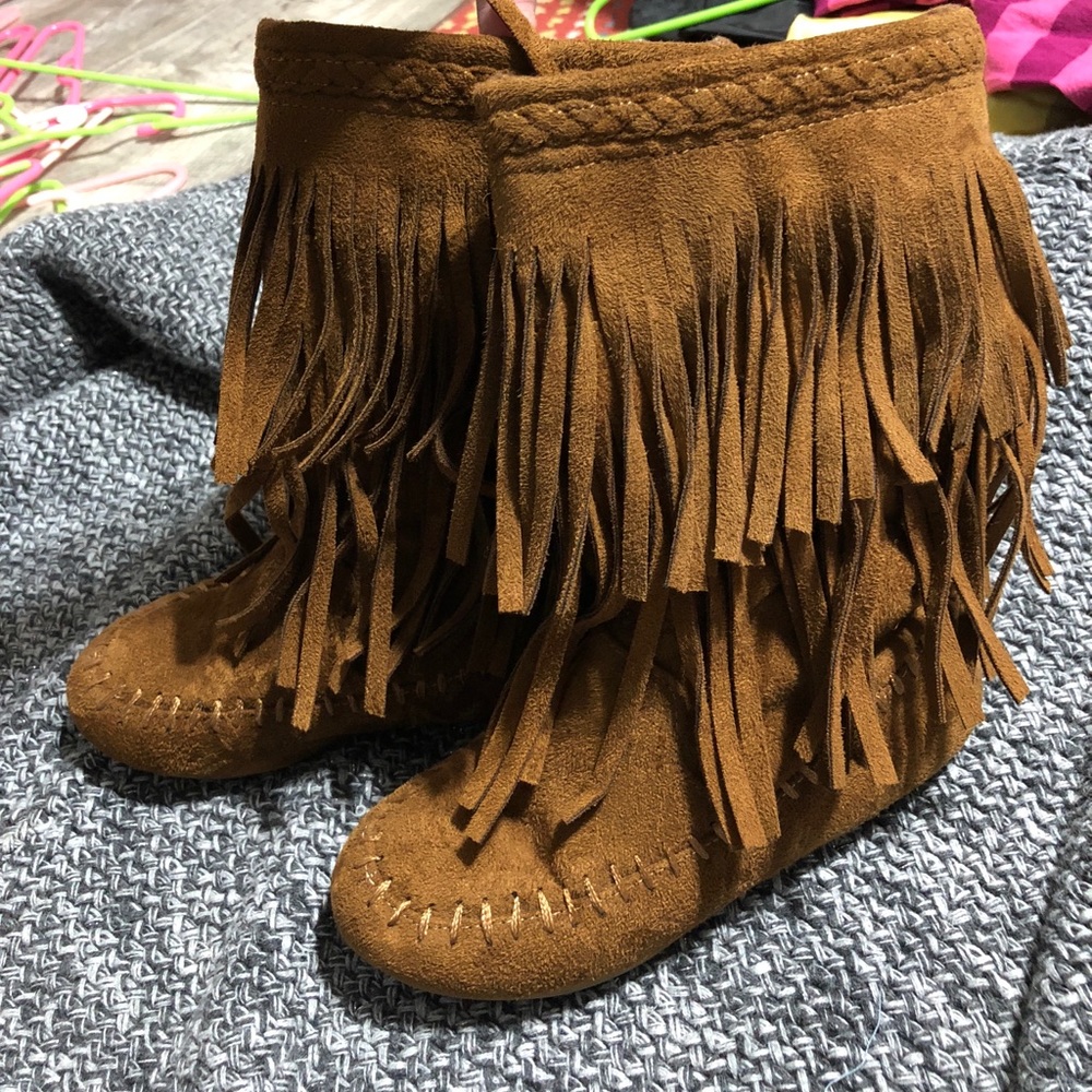 Girls boots