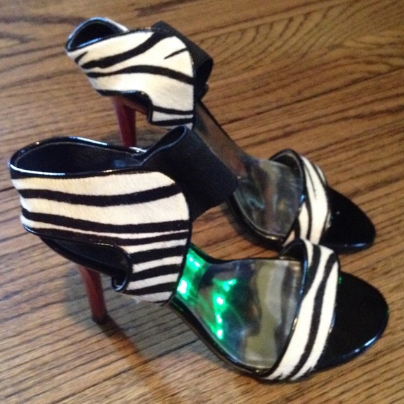 GUESS Animal Print High Heel Sandals - Picture 2 of 4