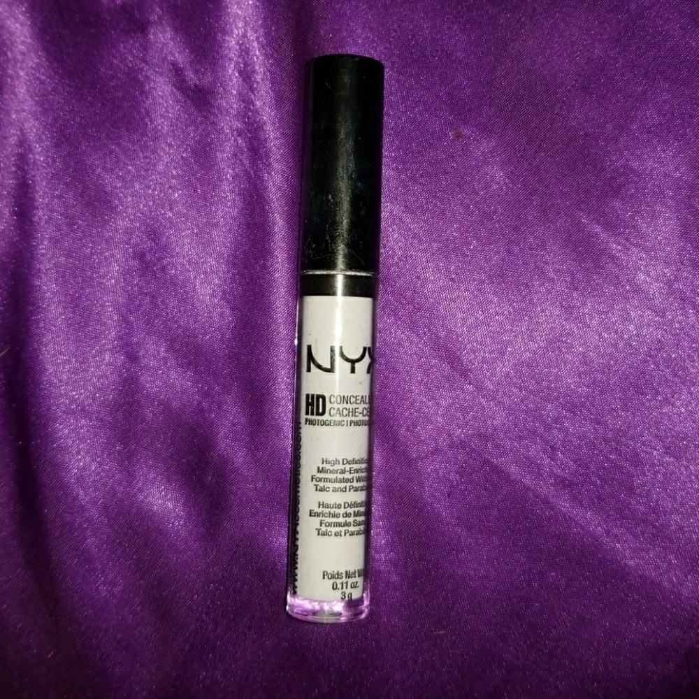 Nyx HD Concealer in Lavender