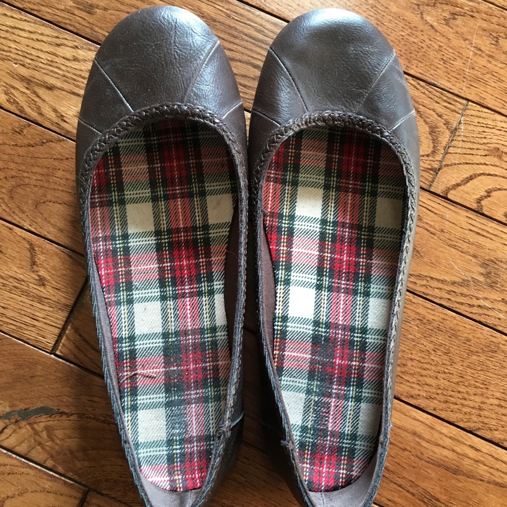 Brown flats shoes