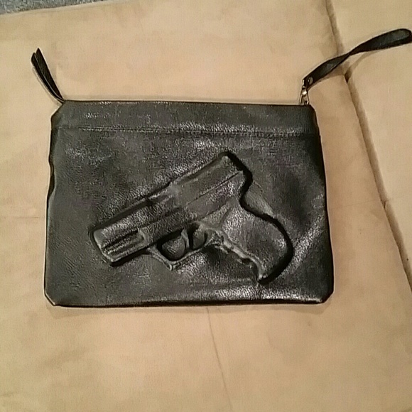 vlieger and vandam Handbags - Fake gun outline on this purse!!!!