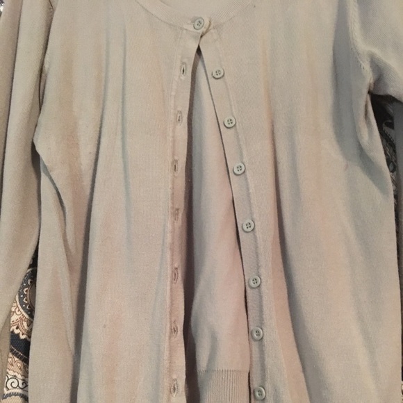 Gray Cardigan Size XL Buttons - Picture 2 of 4