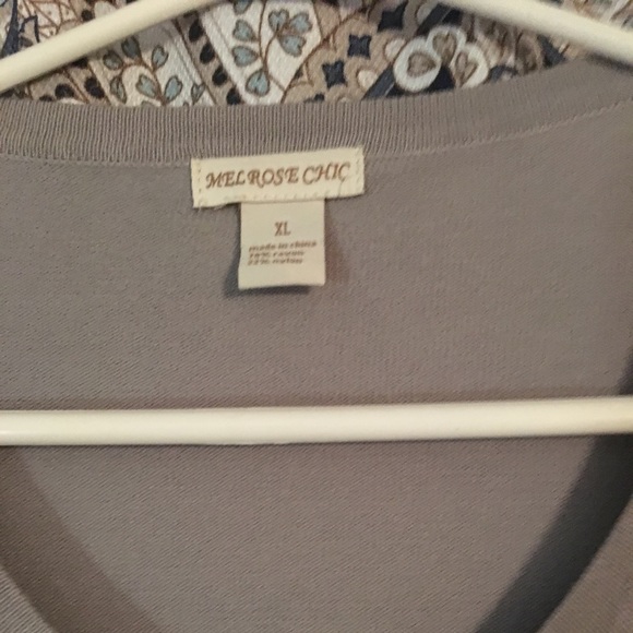 Gray Cardigan Size XL Buttons - Picture 3 of 4