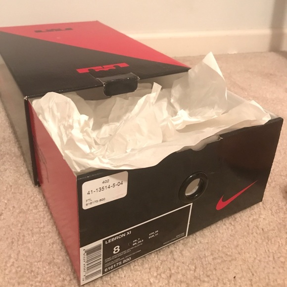 Nike Lebron 11 highs - Picture 3 of 3