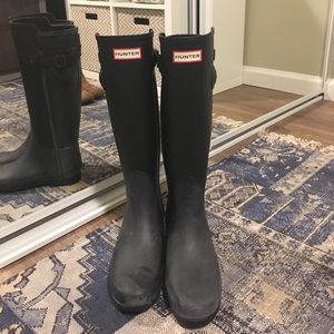 Black Hunter boots