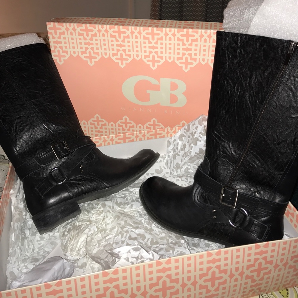 Gianni Bini black boots