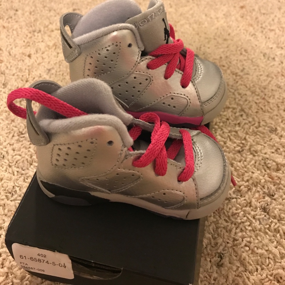 Nike Jordan Valentine 3c