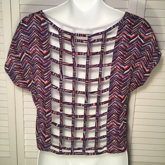 🔴Caged Back Top - Picture 2 of 3