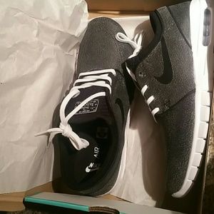 1 DAY ONLY! $46 FIRM! Stefan Janoski Air Max!!