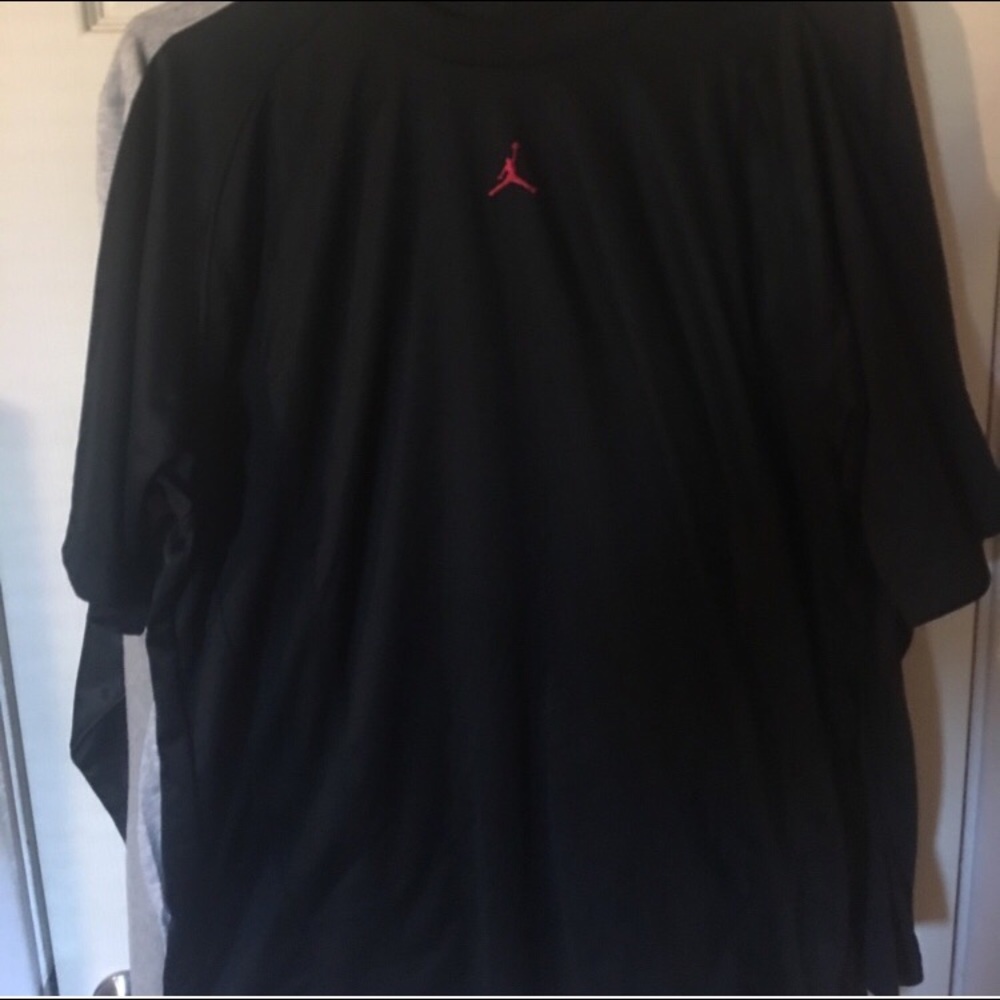 Black Jordan tshirt XL. Great condition.