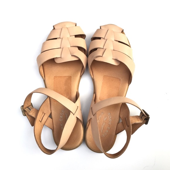 comfortable nude sandals