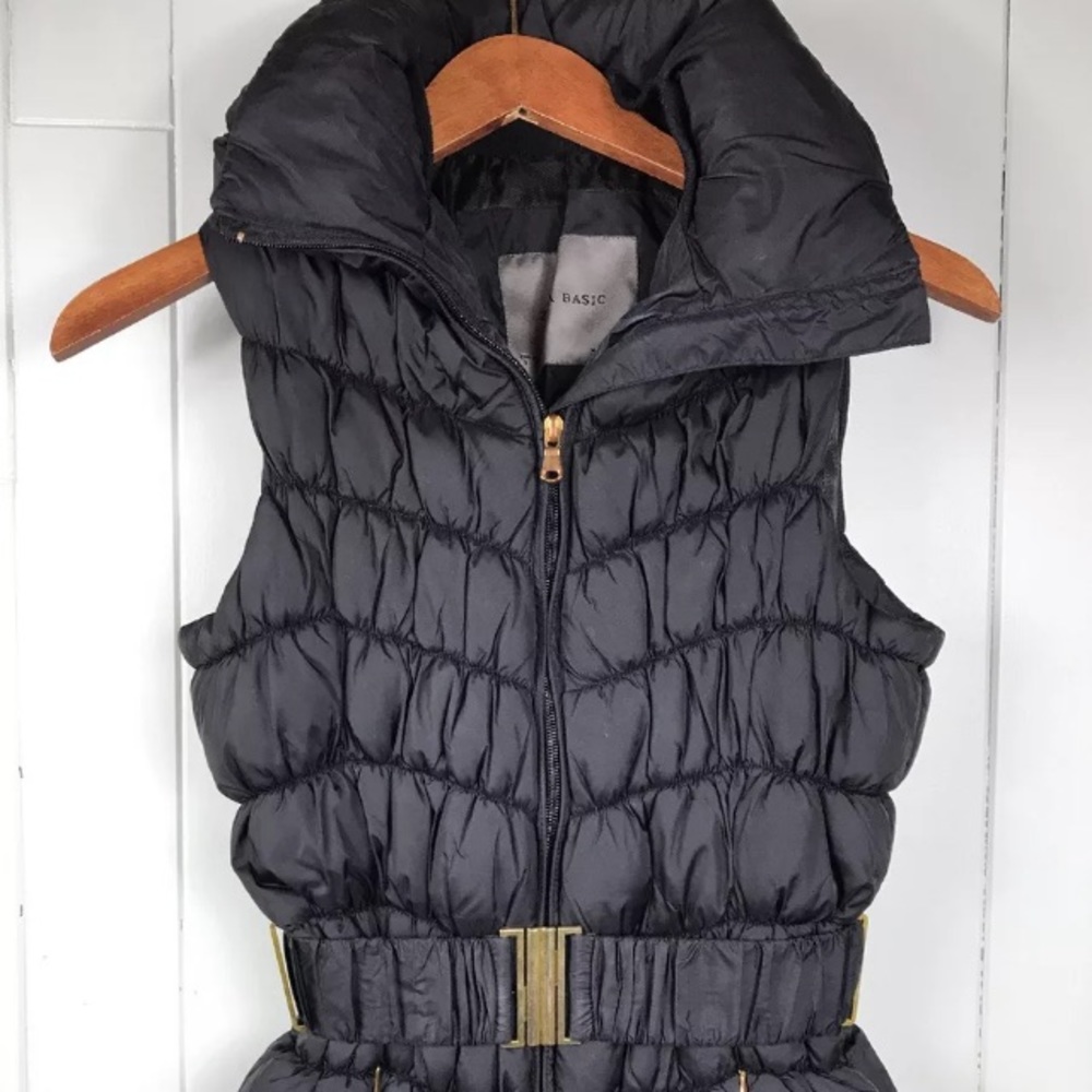 Zara Woman Black puffer vest with hood