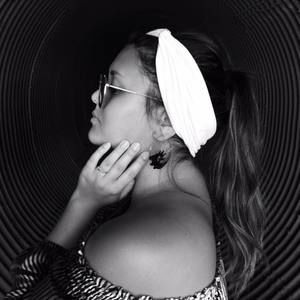 Meet your Posher, Kira