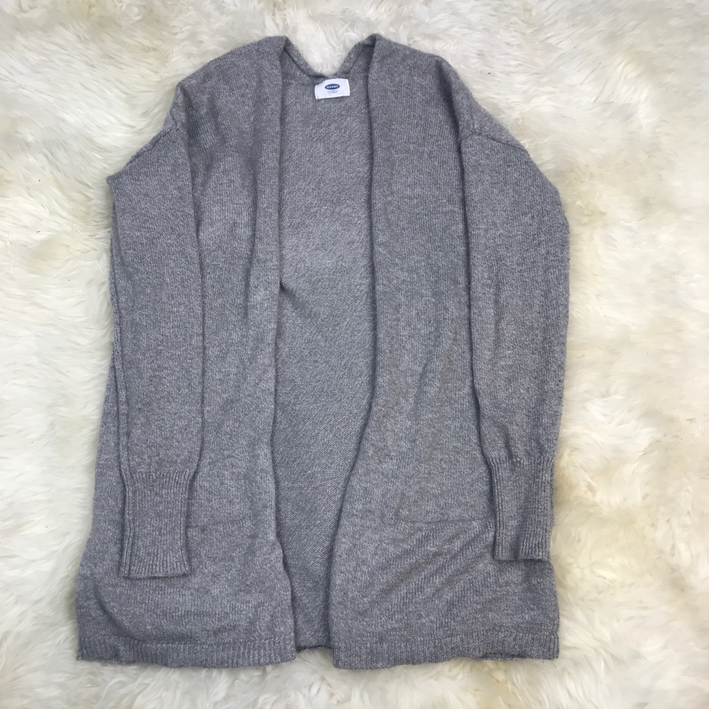 🧣 Cozy Grey Sweater! 🧤