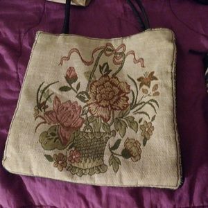 Hand bags / clutches