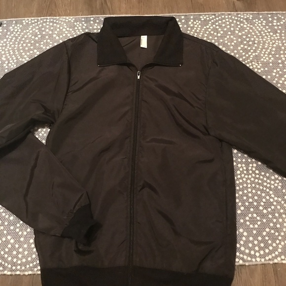 Light weight wind breaker - Picture 1 of 3