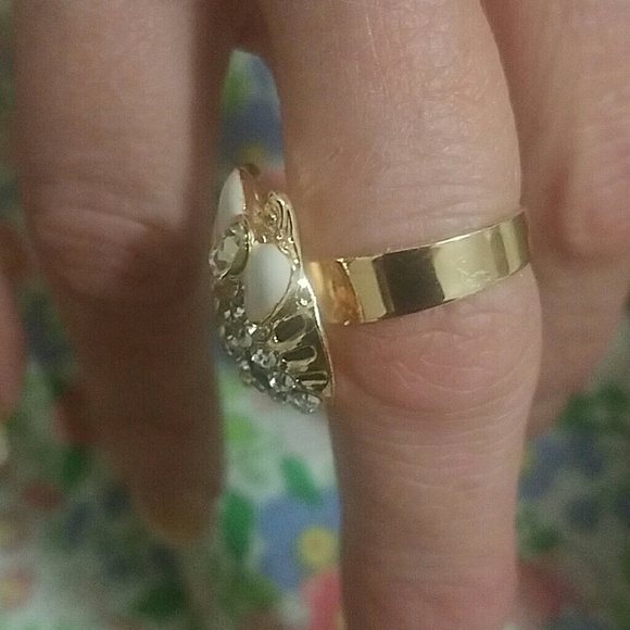 Hello kitty ring. Hello kitty crystal ring - Picture 3 of 4