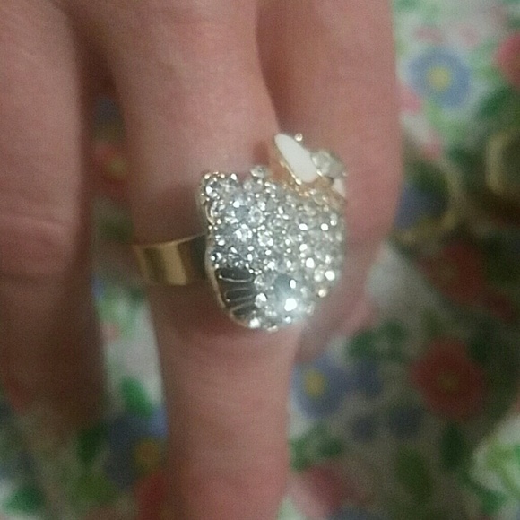 Hello kitty ring. Hello kitty crystal ring - Picture 4 of 4
