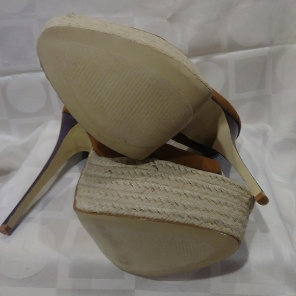 HOTNESS! - Picture 2 of 3