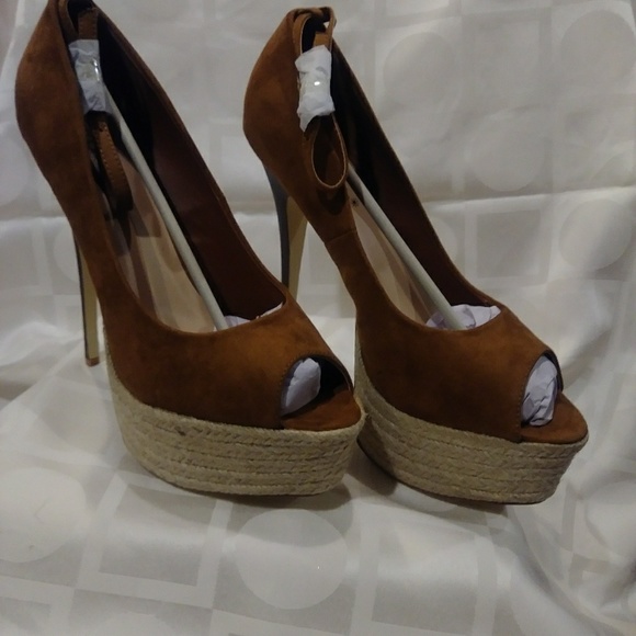 HOTNESS! - Picture 3 of 3