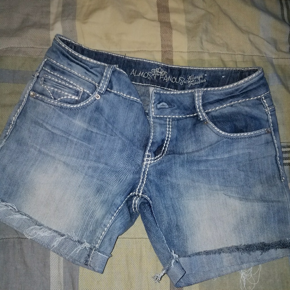 Almost famous Bermuda shorts size 9