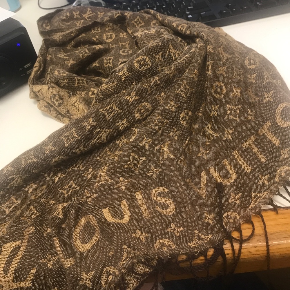 Louis Vuitton scarf cotton